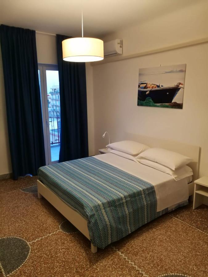 Settimo Sole Affitta Camere Таранто Экстерьер фото